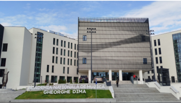 Lezioni di piano presso l'Accademia di Musica "Gh. Dima" di Cluj-Napoca